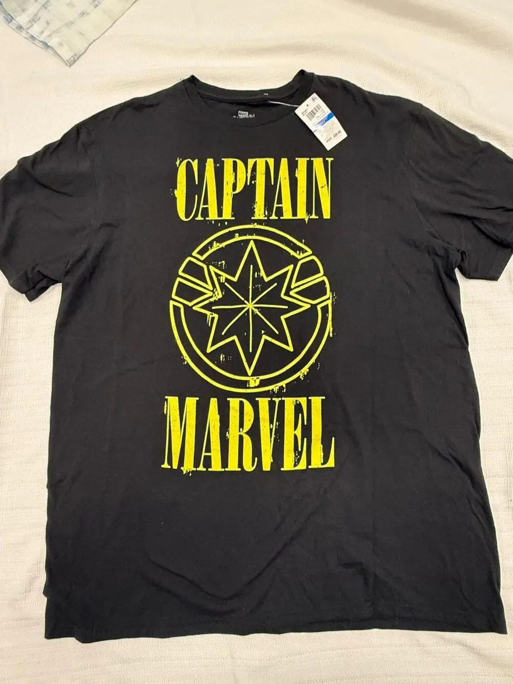 Marvel Captain Marvel T Shirt Mens XL Black Graphic Tee Yellow Logo NWT 100% Cot